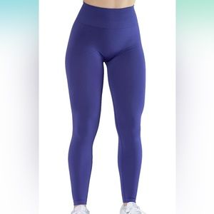 Aurola leggings color very peri size medium